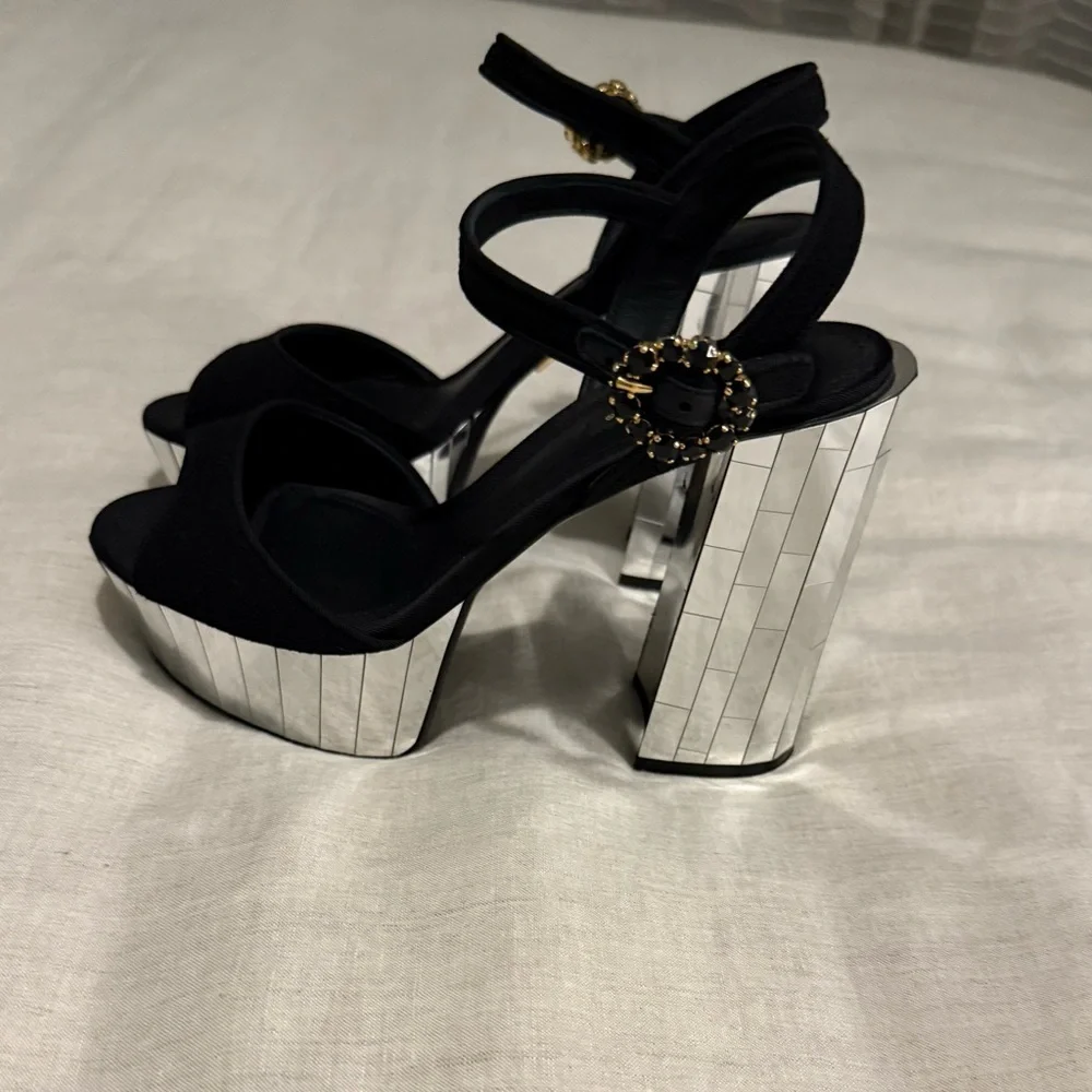 Dolce & Gabbana Elegant Black and glass  Platform 4.5” -hells-size 38